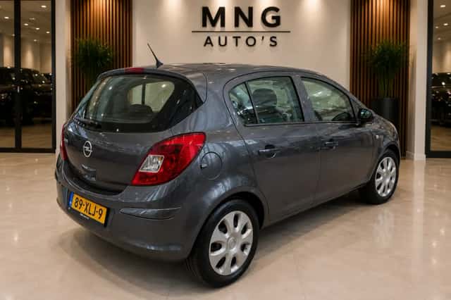 Opel Corsa (2012) thumbnail 2