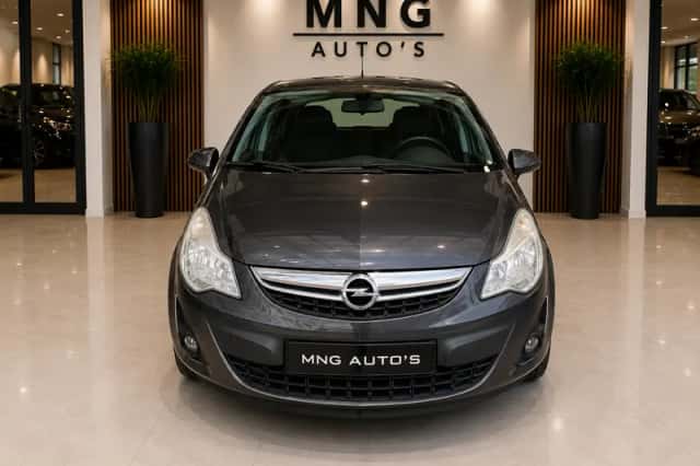 Opel Corsa (2012) thumbnail 3