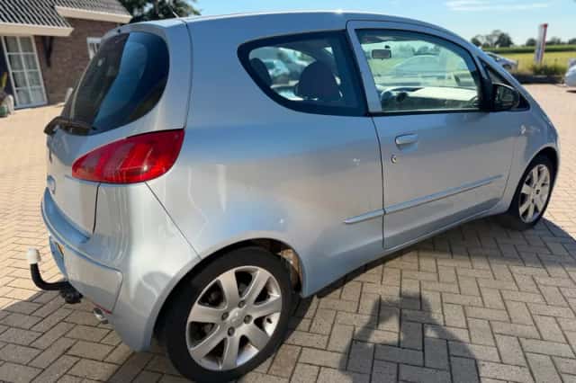 Mitsubishi Colt (2006) thumbnail 3