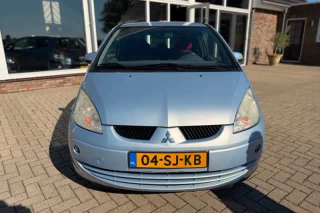 Mitsubishi Colt (2006) thumbnail 4