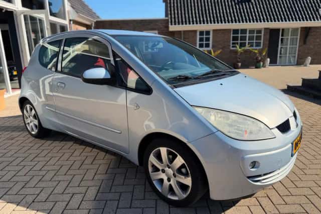 Mitsubishi Colt (2006) thumbnail 5