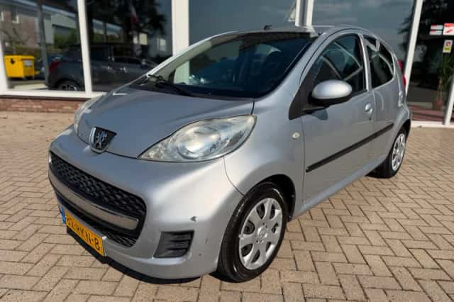 Peugeot 107 (2011) thumbnail 5