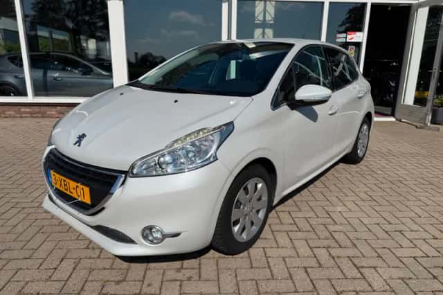 Peugeot 208 (2014) thumbnail 5