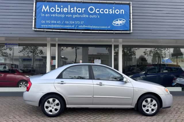 Kia Cerato (2005) thumbnail 2