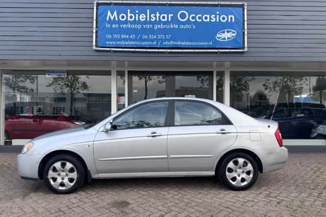 Kia Cerato (2005) thumbnail 4