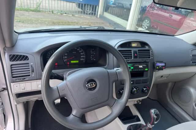 Kia Cerato (2005) thumbnail 6