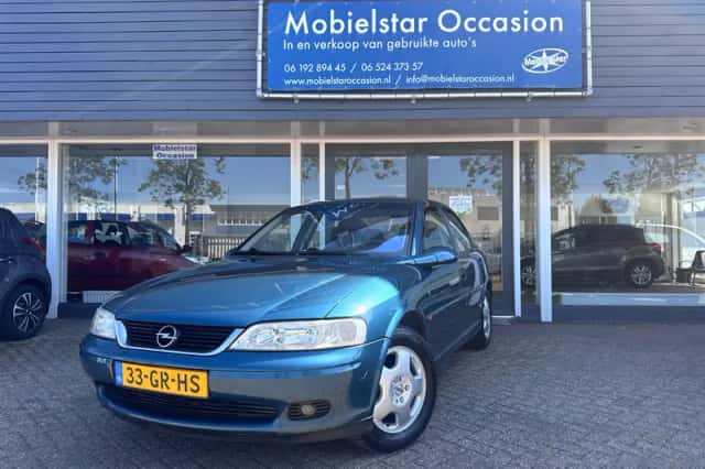 Opel Vectra (2001) thumbnail 1
