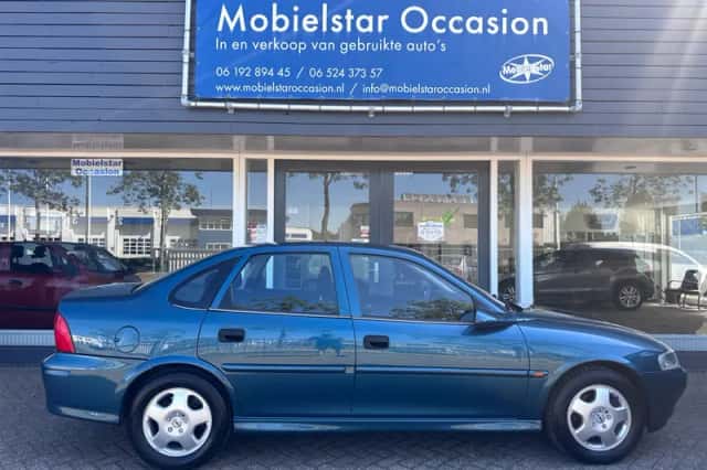Opel Vectra (2001) thumbnail 4