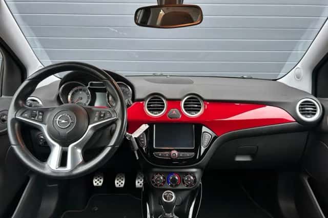 Opel Adam (2017) thumbnail 2