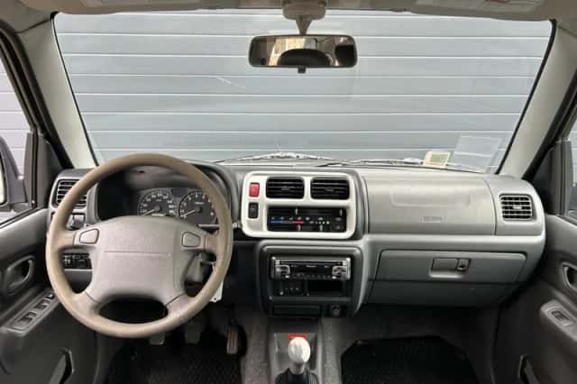 Suzuki Jimny (2004) thumbnail 2