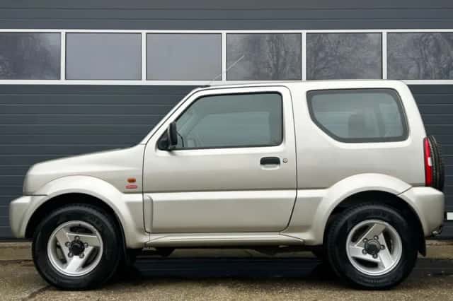 Suzuki Jimny (2004) thumbnail 3