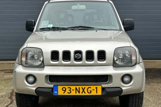 Suzuki Jimny (2004) thumbnail 6