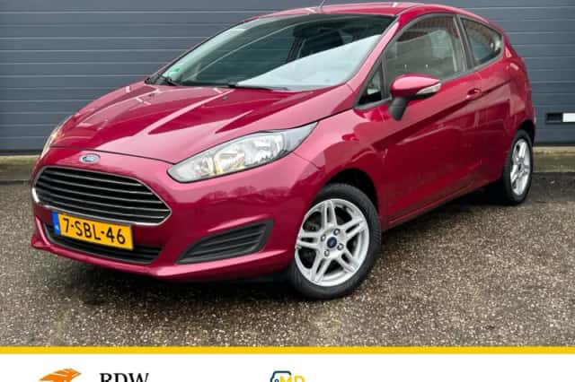Ford Fiesta (2013) thumbnail 1