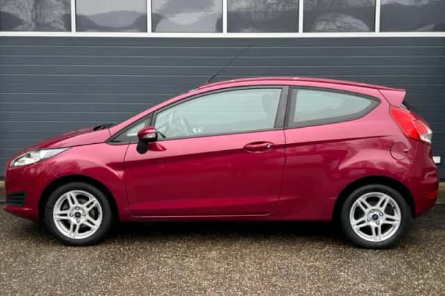 Ford Fiesta (2013) thumbnail 3