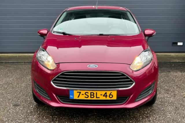 Ford Fiesta (2013) thumbnail 6
