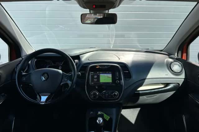 Renault Captur (2014) thumbnail 2