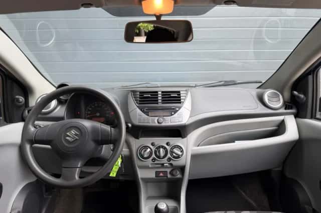 Suzuki Alto (2010) thumbnail 2