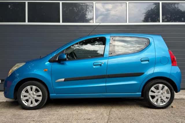 Suzuki Alto (2010) thumbnail 3
