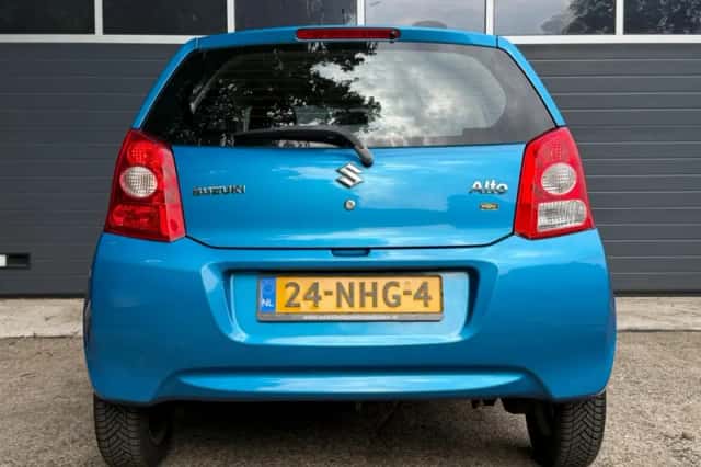 Suzuki Alto (2010) thumbnail 6