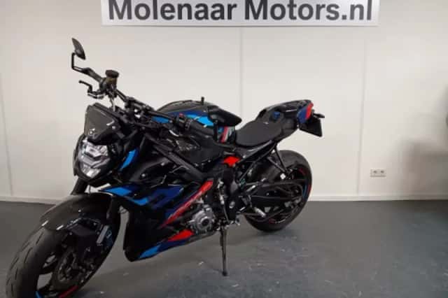BMW M 1000 R (2023) thumbnail 3