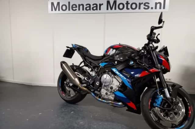 BMW M 1000 R (2023) thumbnail 4