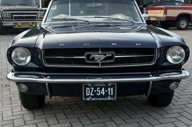 Ford Mustang (1965) thumbnail 2