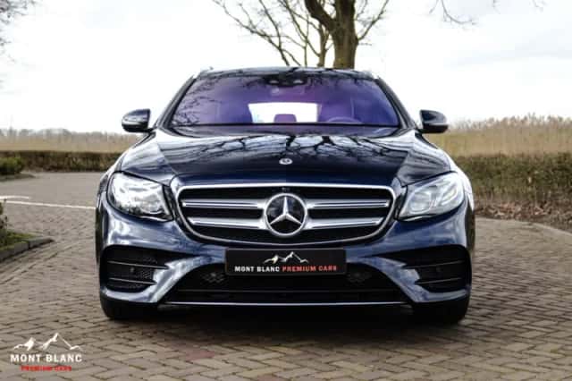 Mercedes-Benz E300de (2019) thumbnail 3