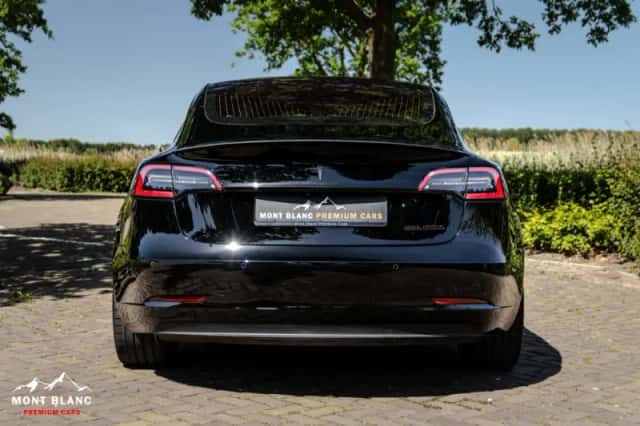 Tesla Model 3 (2019) thumbnail 11
