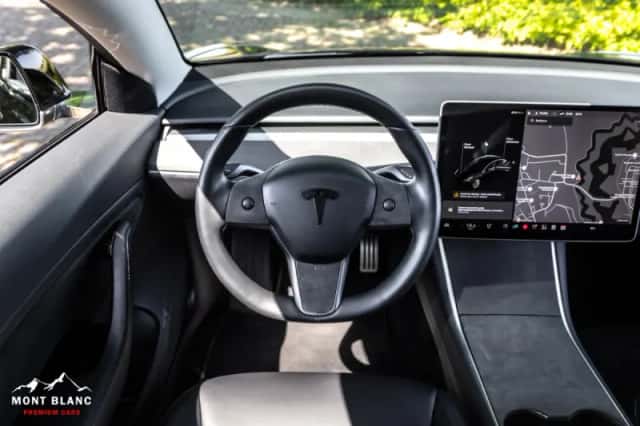 Tesla Model 3 (2019) thumbnail 30