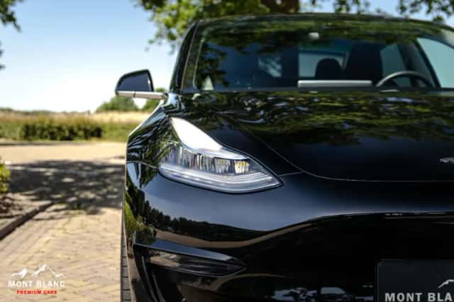 Tesla Model 3 (2019) thumbnail 4
