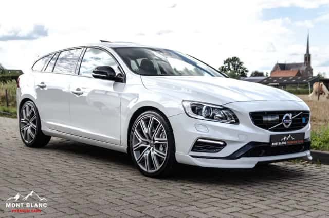 Volvo V60 (2017) thumbnail 1