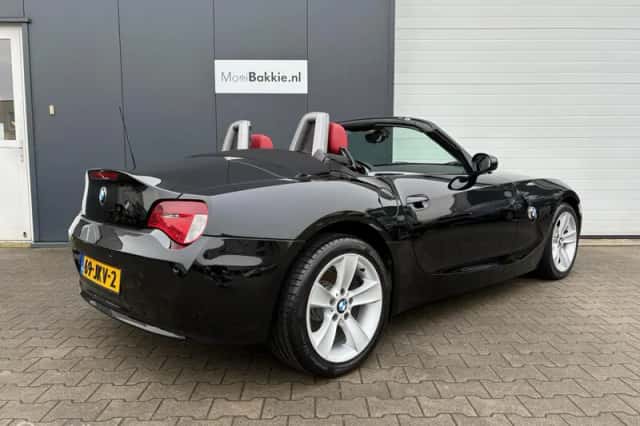 BMW Z4 (2006) thumbnail 5