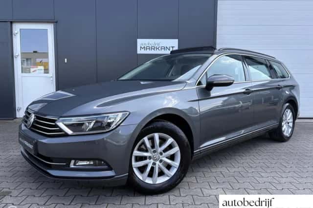 Volkswagen Passat (2015) thumbnail 1