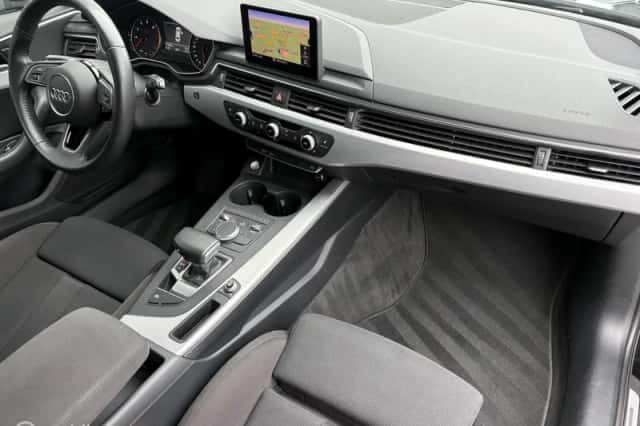 Audi A4 (2018) thumbnail 6