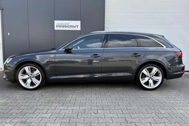 Audi A4 (2019) thumbnail 2