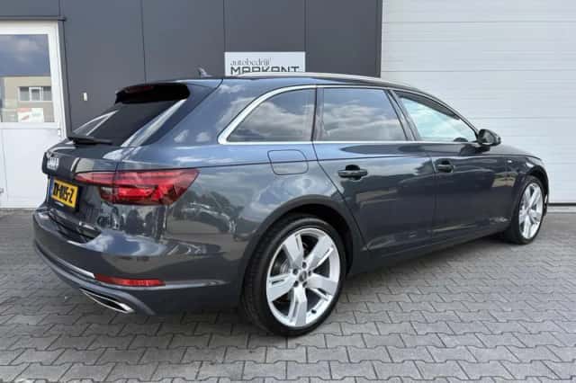 Audi A4 (2019) thumbnail 4