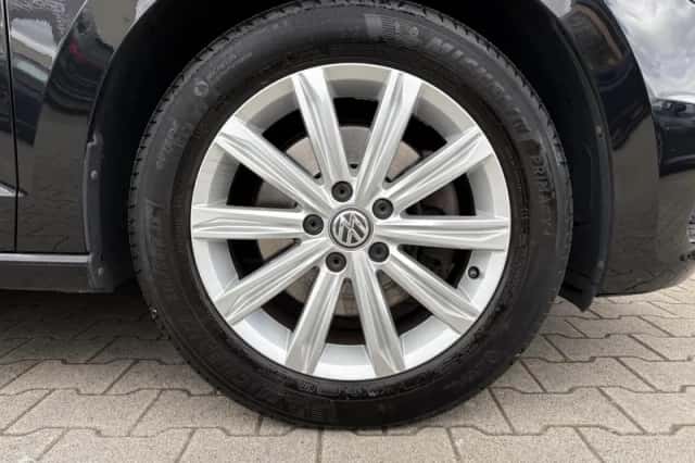 Volkswagen Touran (2018) thumbnail 6