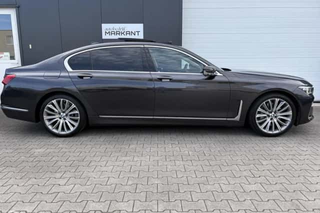 BMW 7-Serie (2021) thumbnail 6
