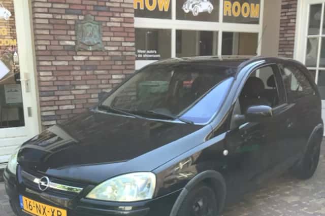 Opel Corsa (2004) thumbnail 1