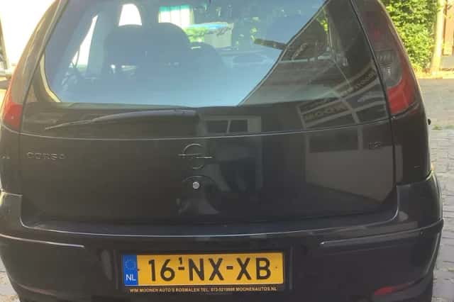 Opel Corsa (2004) thumbnail 4