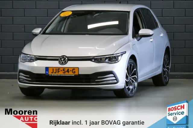 Volkswagen Golf (2022) thumbnail 1
