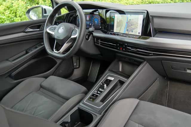 Volkswagen Golf (2022) thumbnail 3