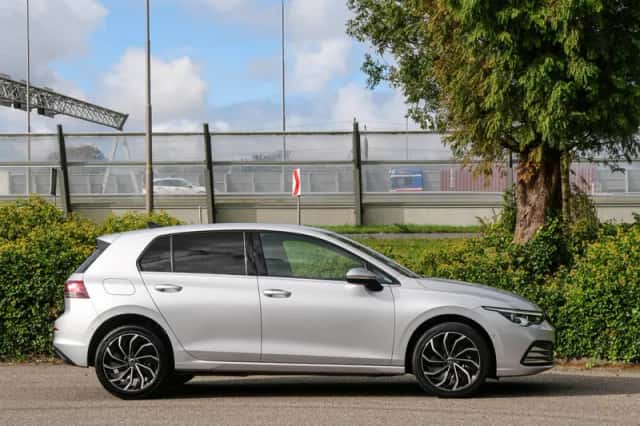 Volkswagen Golf (2022) thumbnail 5