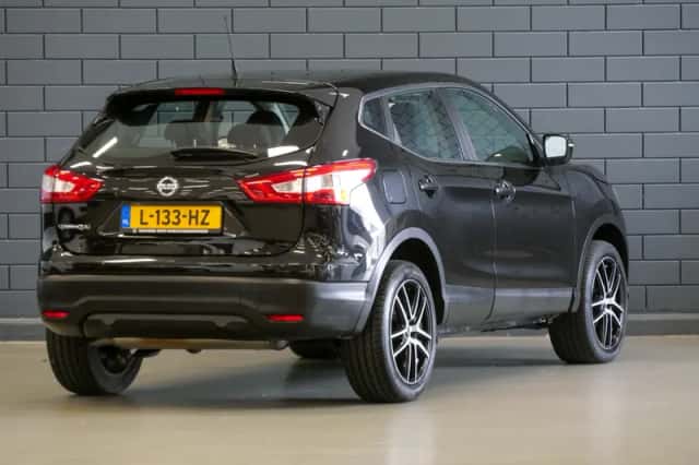 Nissan Qashqai (2017) thumbnail 2