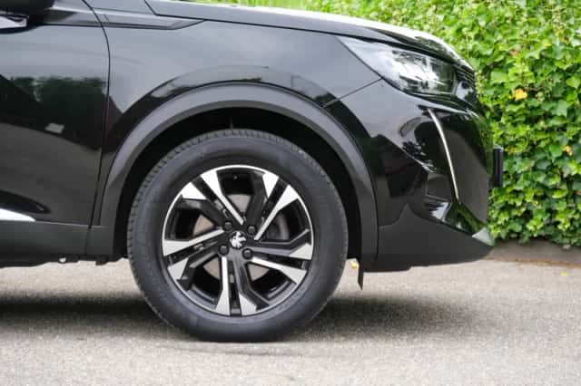 Peugeot 2008 (2021) thumbnail 6