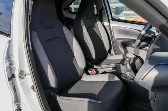 Toyota Aygo X (2024) thumbnail 4