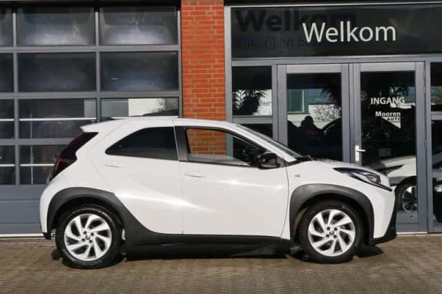 Toyota Aygo X (2024) thumbnail 5
