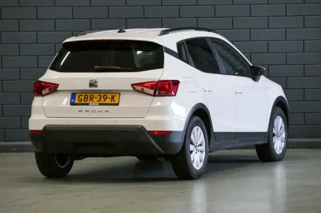 SEAT Arona (2021) thumbnail 2