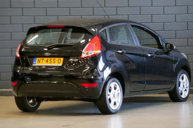 Ford Fiesta (2017) thumbnail 2