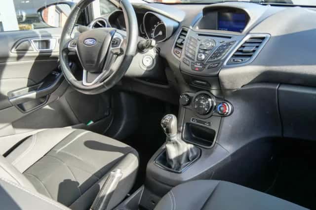 Ford Fiesta (2017) thumbnail 3